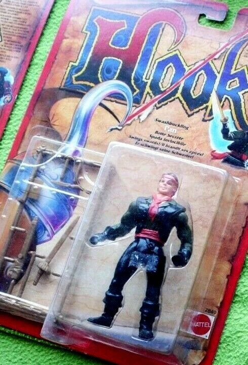 VINTAGE HOOK ACTION FIGURE: PETER PAN, SWASHBUCKLING. SWINGS SWORDS! BRAND NEW!