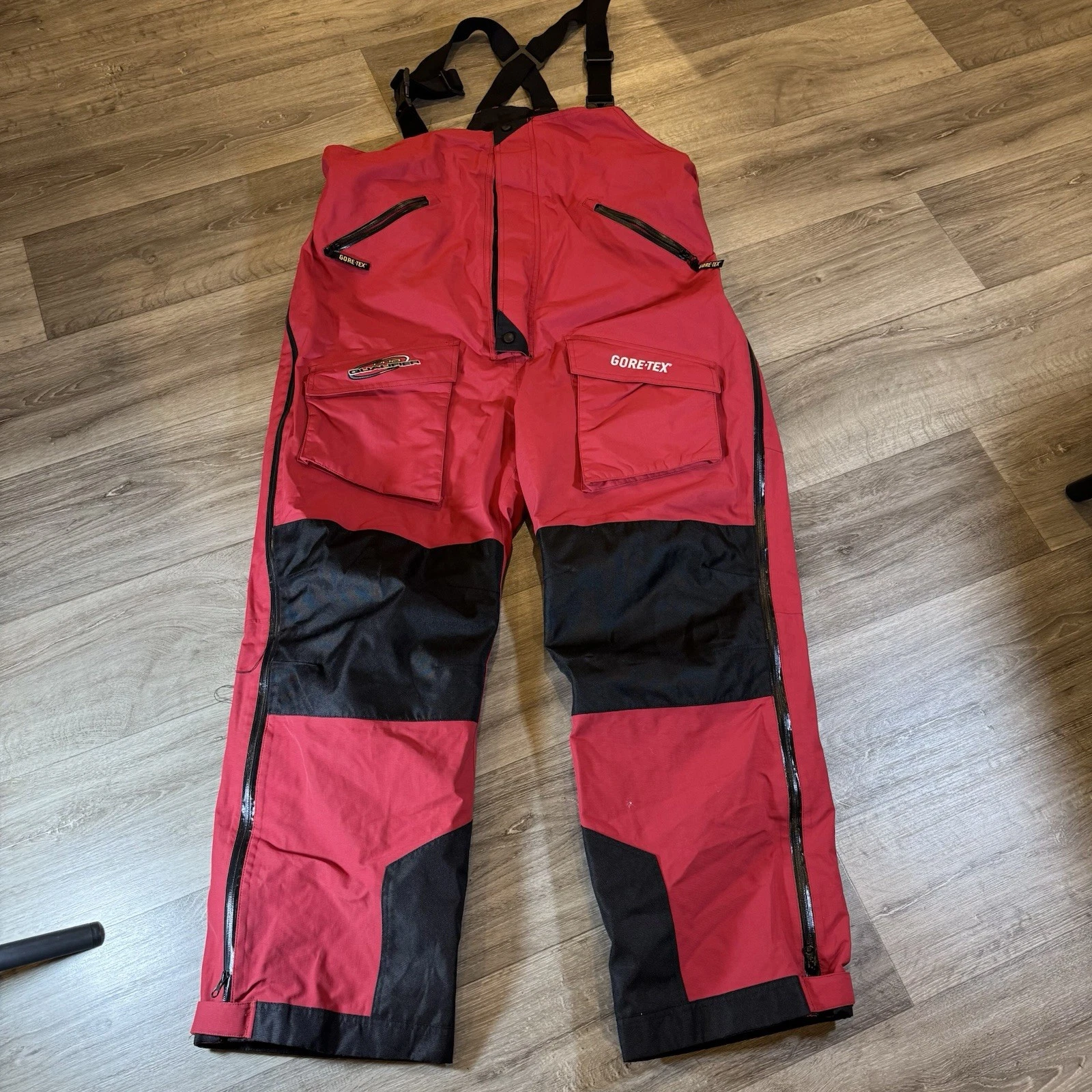 Bass Pro Shops Gore-Tex Bib Overalls Pro Qualifier Men’s 2XL Fishing Red Black
Opens in a new window
