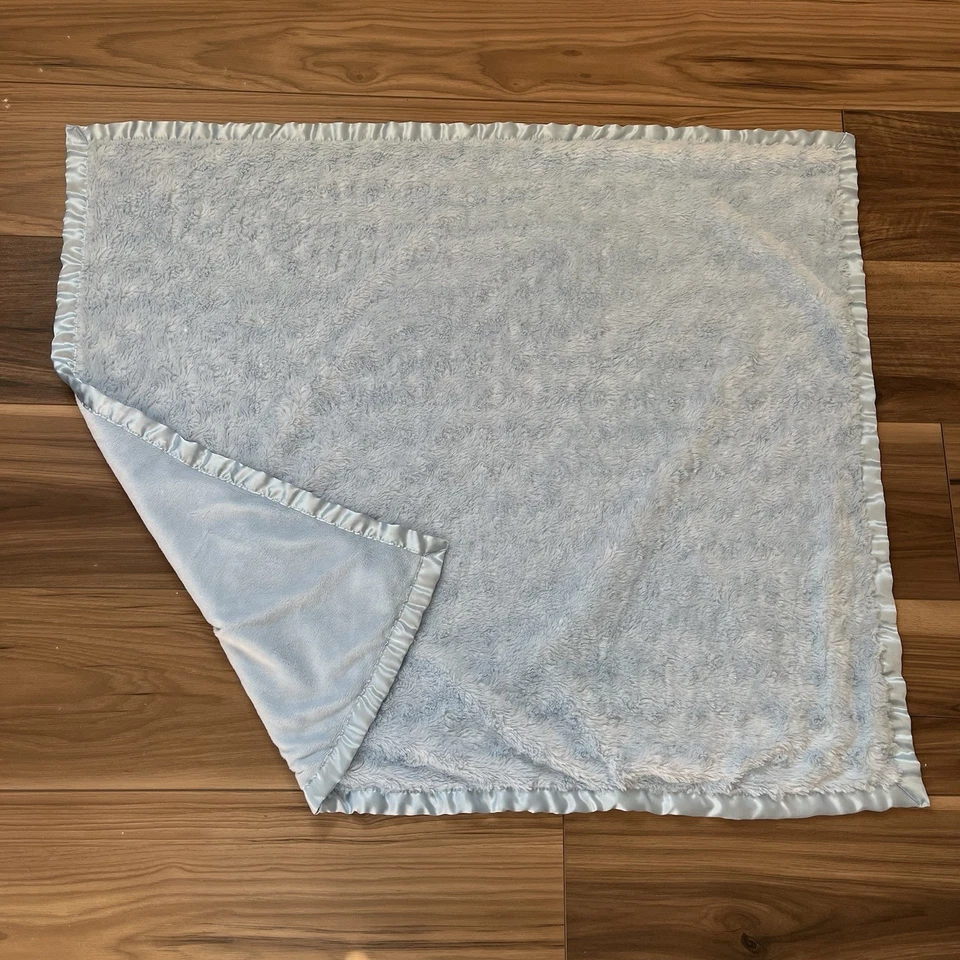 Cobertor de bebê muito bom estado George/Walmart azul roseta redemoinho acabamento acetinado - Imagem 2 de 4