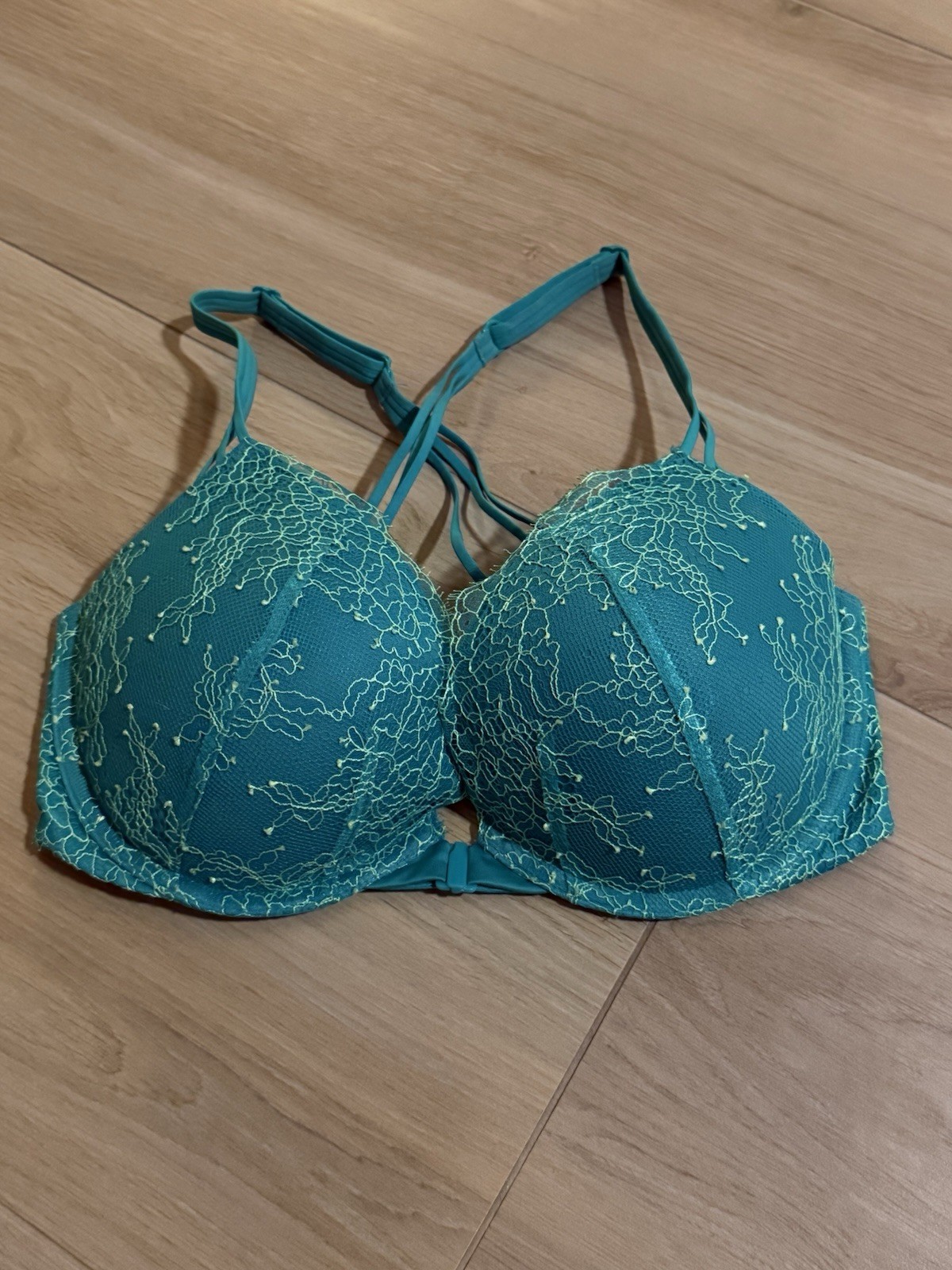 Victoria's Secret Green Delicate Lace 32DD Very Sexy Push Up Padded Bra VS NWT