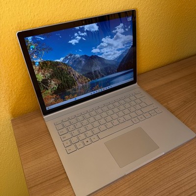 Microsoft Surface Book 2 mit i7 8650 CPU, 256GB SSD, 8 GB RAM, 13,5'' Display