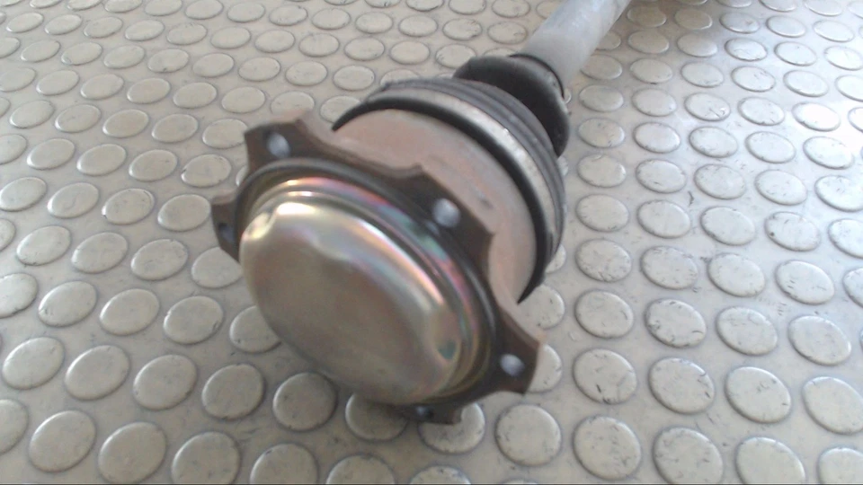 Árbol de transmisión izquierdo (6K automático) VW Polo Variant 100 6 N/6 KV 12 meses - Imagen 3 de 4