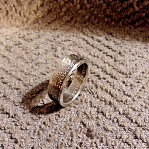 Vermont Handcrafted 90% Silver Washington Quarters coin ring, 2001, size 8 1/2 - Picture 2 of 5