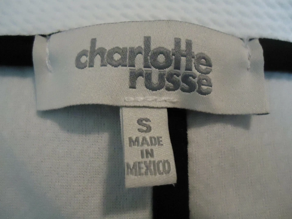 Женский блейзер Charlotte Russe в полоску с длинными рукавами белый на одной пуговице размер S - Изображение 3 из 4