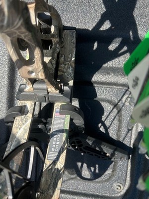 bowtech cp28 compound bow RH 60# Camo Loaded