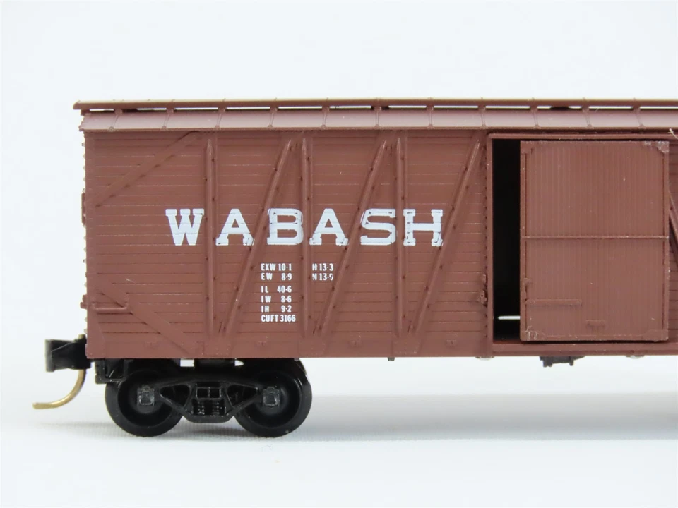 N Scale Micro-Trains MTL 28050 WAB Wabash 40' Out-Side Braced Boxcar #81510 - Image 2 of 4