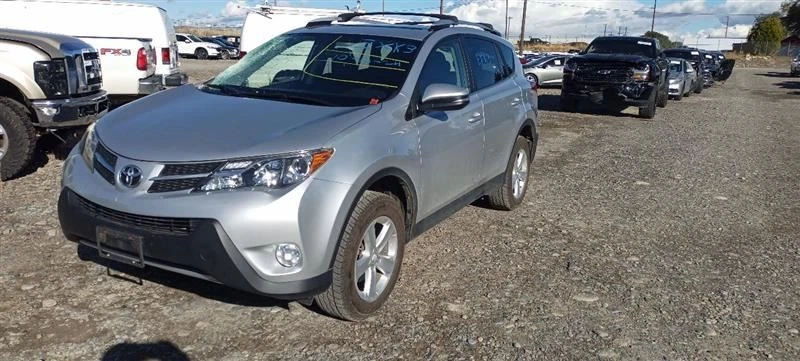 Condensador CA de 2013 Toyota RAV4 11226297 - Imagem 4 de 4