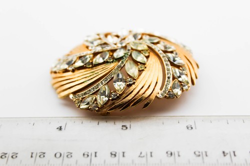 VINTAGE ESTATE LARGE GOLD RHINESTONE PIN STUNNING - Picture 2 of 3