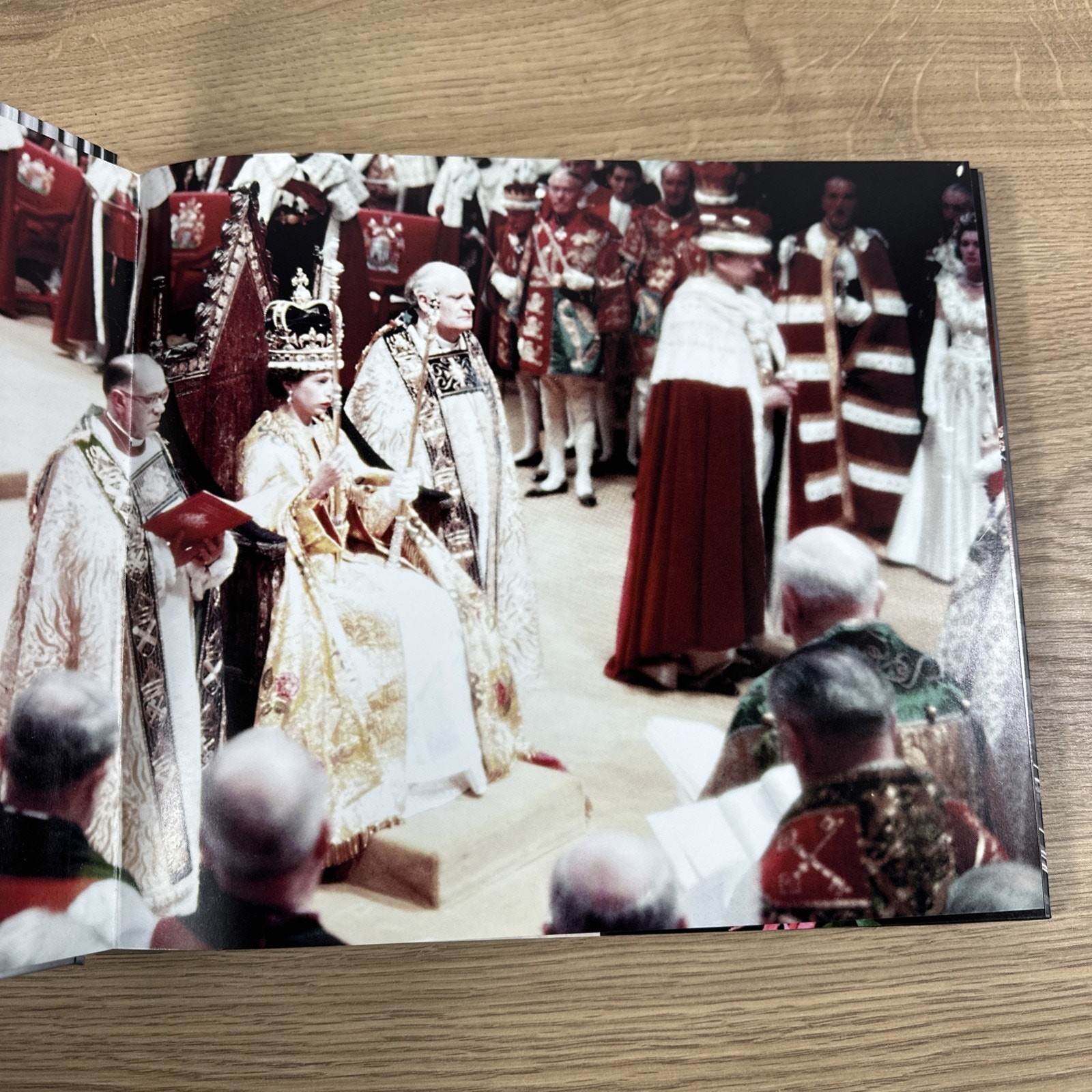 Treasures of Queen Elizabeth by Tim Ewart Book image 4