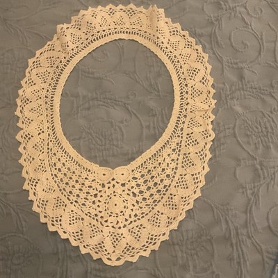 Vintage Detachable Ivory Crochet  Lace Collar