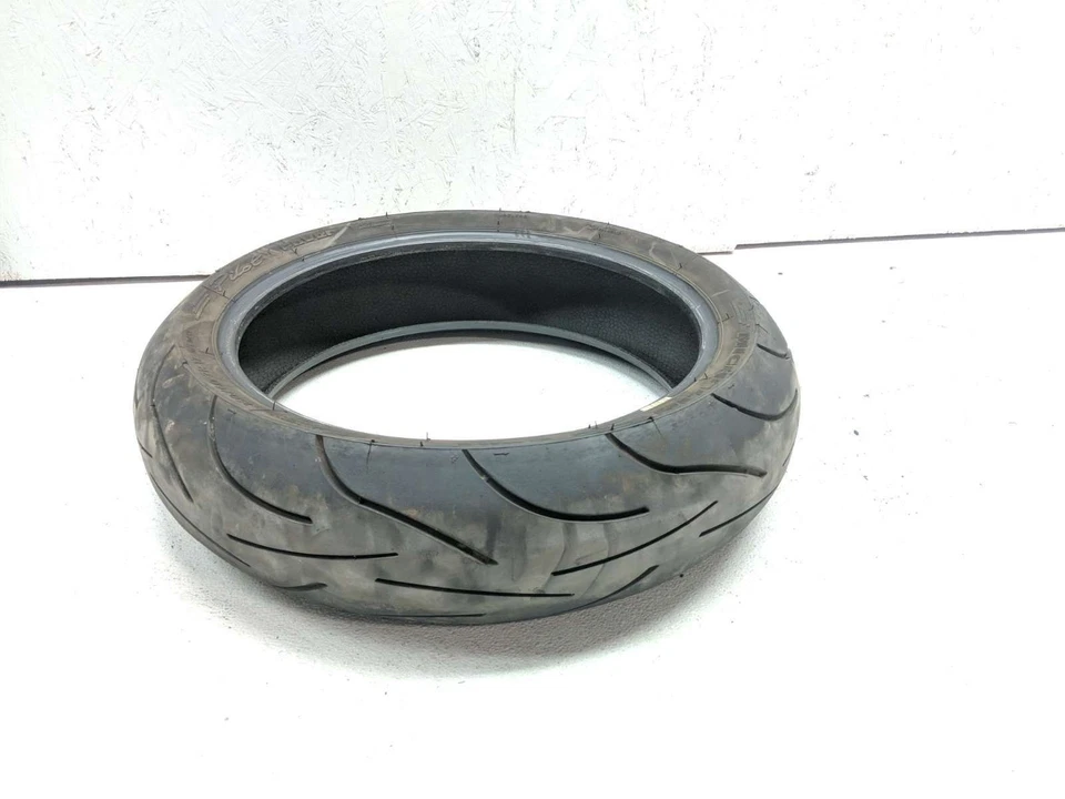 Neumático trasero 14 Honda CTX700 Michelin radial 160/60-17 69W Foto 2 de 4