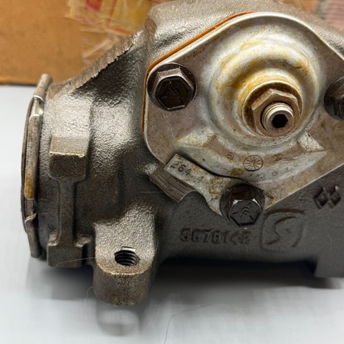 NOS OEM GM 67 68 69 Camaro Z/28 RARE Fast Ratio Manual Steering Gear Box 7806396 - Foto 3 di 9