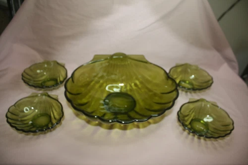 VTG. MCM ANCHOR HOCKING  OLIVE GREEN GLASS SERVING BOWLS & NAPPIES SHELL SHAPED