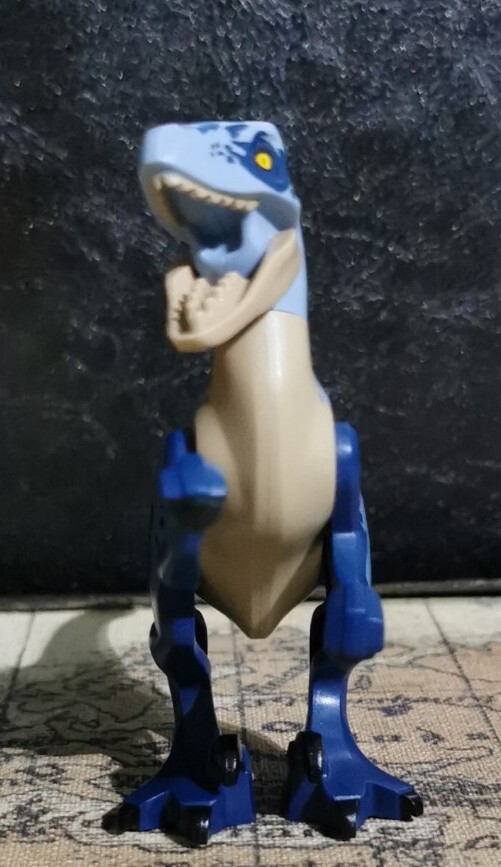 Jurassic World LEGO® Raptor Dark Blue & Sand Blue Markings