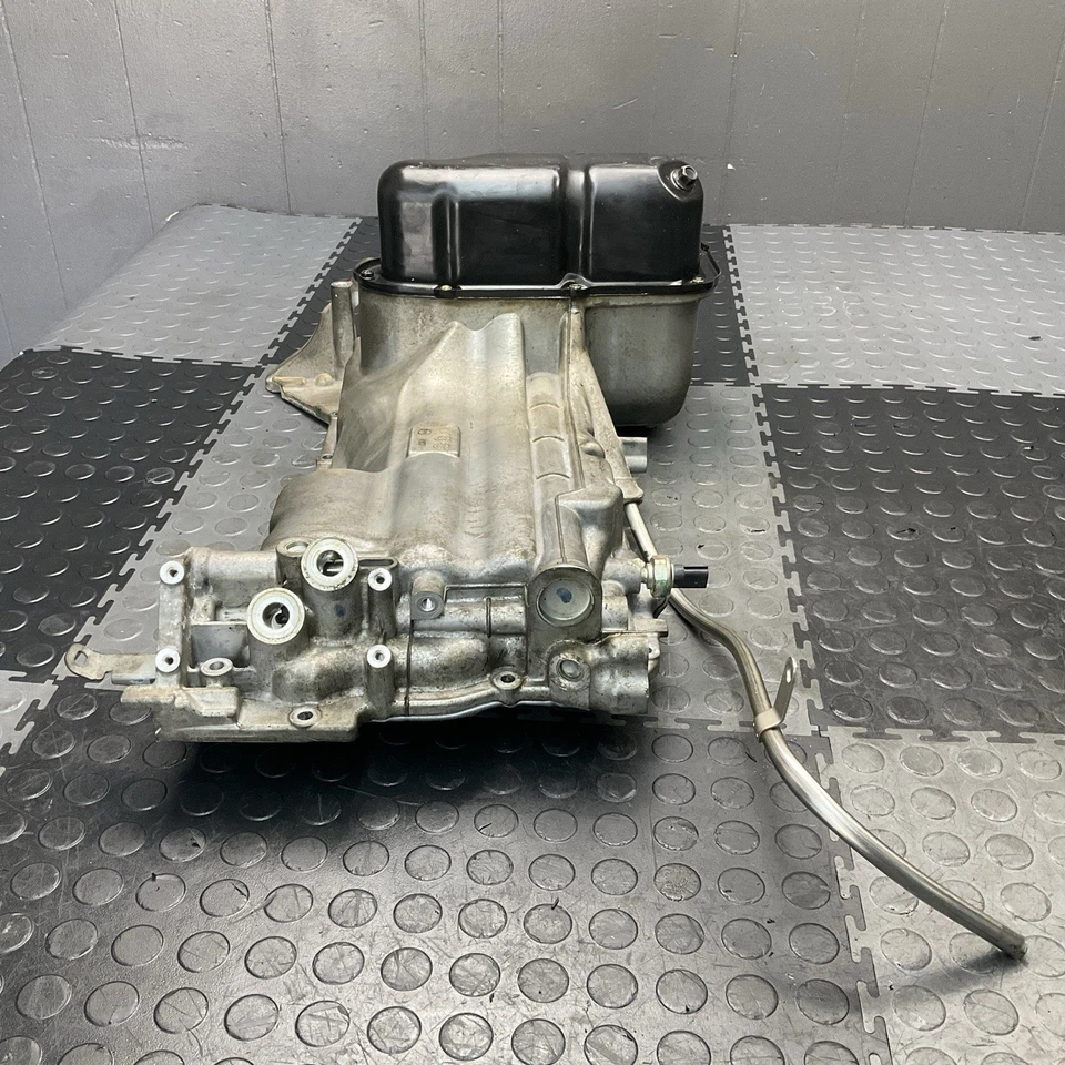 Infiniti QX80 2011-2017 superior con motor inferior conjunto de depósito de cárter de aceite OEM Foto 4 de 4