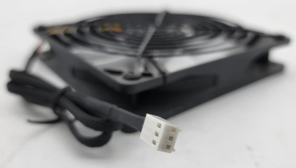 Fractal Design Silent Series R2 FD-FAN-SSR2-140 1000RPM with Fan Grill - Image 3 of 4