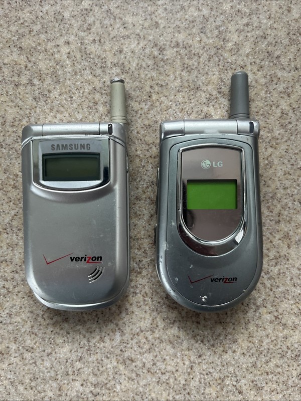 LG VX4500 (Verizon) Flip Phone + Samsung SCH-A310 Flip Phone / Batteries As Is