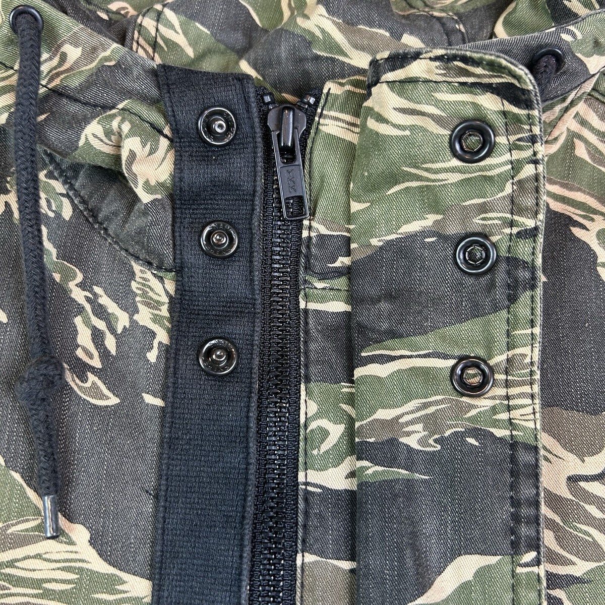 SUPREME S/S 2007 TIGER CAMO LIGHTWEIGHT PARKA L Jacket Zip Up