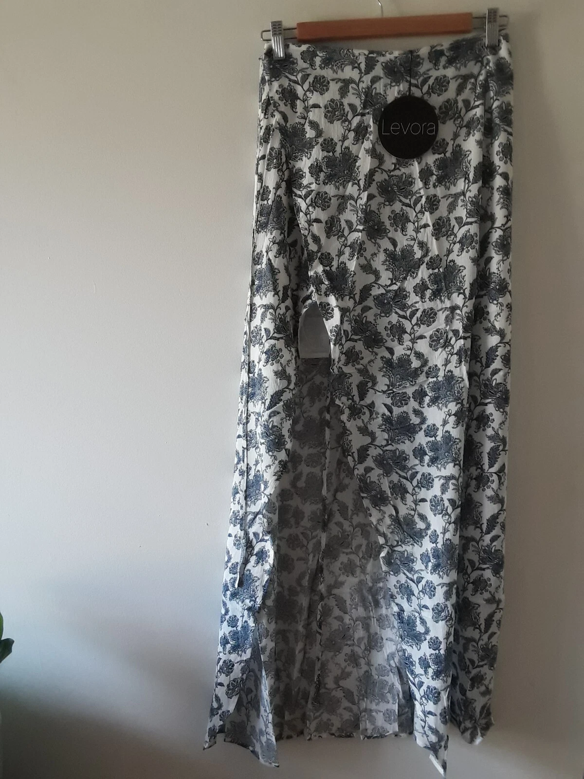 Levora Skirt Womens Size 8 Romantic Wrap Floral Maxi Blue White New Tags