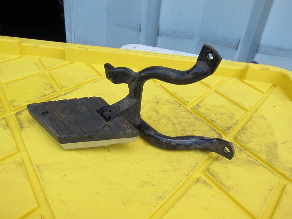 2005 KYMCO Grand Vista 250 OEM FOOT REST PEG STEP - Image 2 of 4