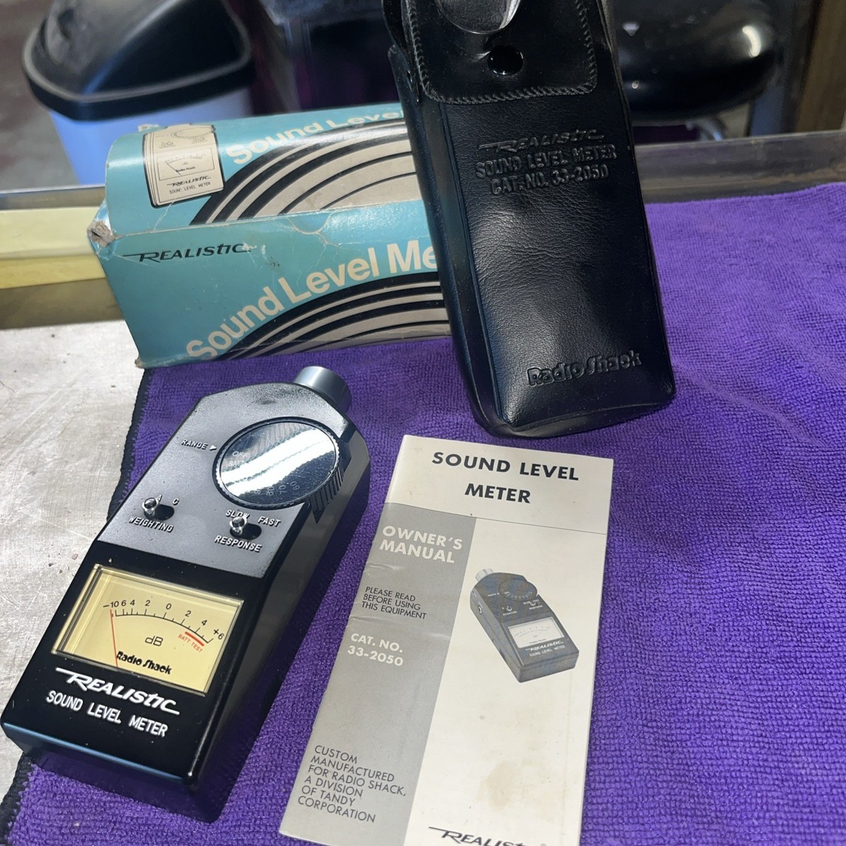 Vintage Realistic Sound Level Meter 33-2050 Radio Shack W Vintage Realistic Sound Level Meter 33-2050 Radio Shack W