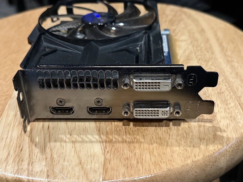 Gigabyte GTX750 GDDR5-2GB 2xDVI-I/DVI-D/2xHDMI OC GV-N750OC-2GI GPU LPV073 - Image 2 of 3