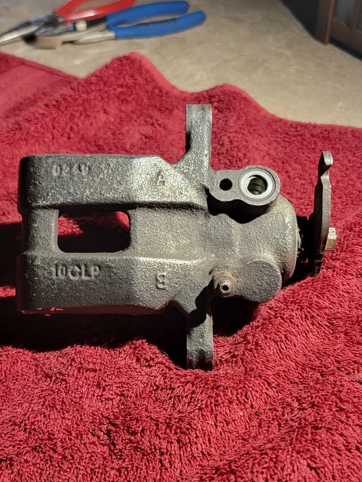 08-09 HONDA ACCORD RIGHT REAR PASSENGER BRAKE CALIPER 09 ACURA TSX - Image 2 of 4