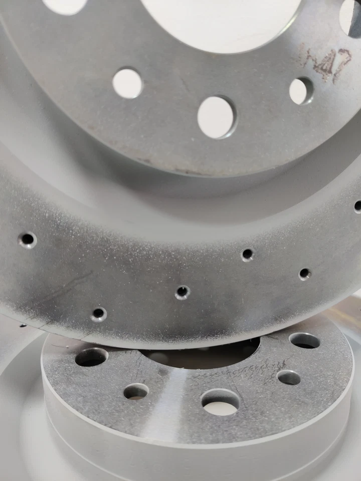 Par De Discos Traseros Flotantes Originales 292Mm Alfa Romeo 4C Spider 1750TBi Foto 3 de 4