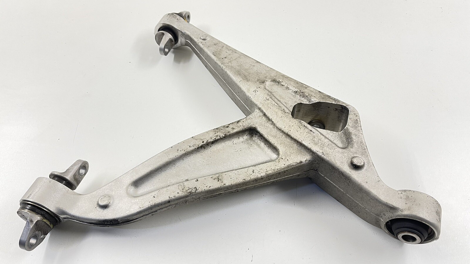 15-17 MCLAREN 650S PASSENGER RIGHT REAR LOWER CONTROL ARM 11B0080CP OEM