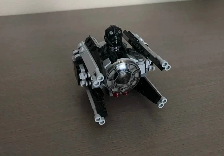 LEGO Star Wars 75031 TIE Interceptor, foto 3 de 3