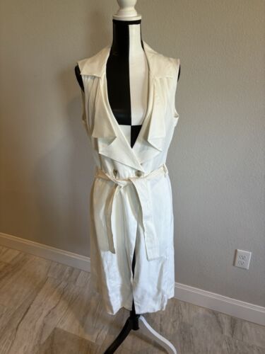 New Women’s White House Black Market Cream Colored Dress/Jacket Size M