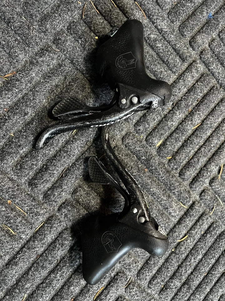 Palancas de cambio de llanta de carbono mecánicas Campagnolo Record de 10 velocidades 336 g Foto 2 de 4