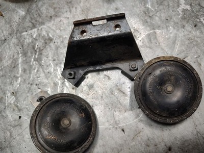 Horns & bracket VN1500 Vulcan classic 97 (nomad drifter ) Kawasaki #V8