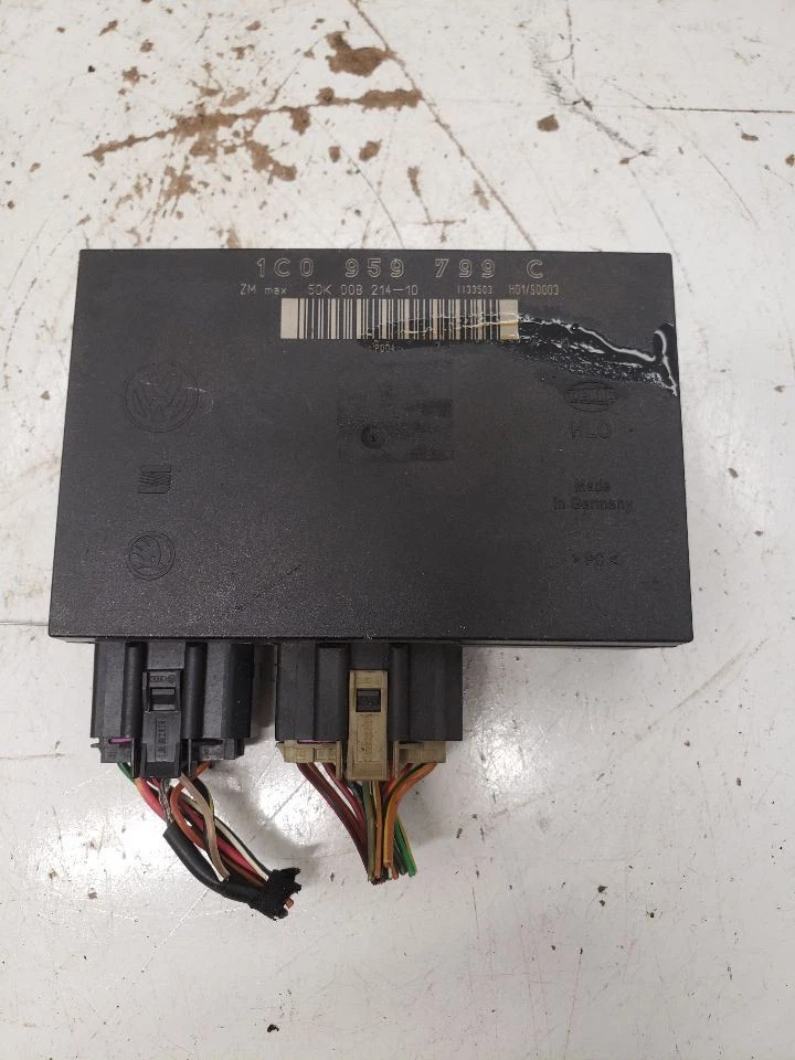 Chasis ECM Memory Station Wgn Canadá debajo del asiento del conductor se adapta 02-06 GOLF 1407731 Foto 3 de 3