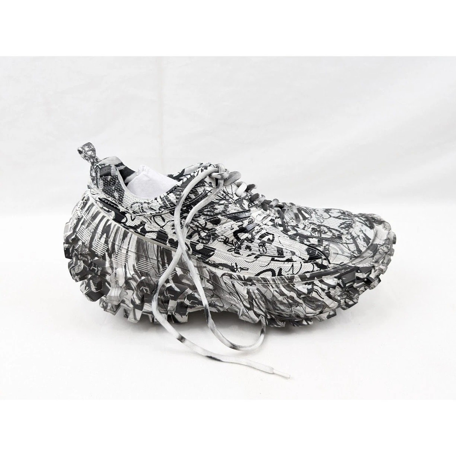 Balenciaga Q:2 / Bouncer Extreme Graffiti Print in White/Black BNWB 44 image 10