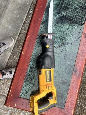 DEWALT DC385 18V Cordless Reciprocating Saw