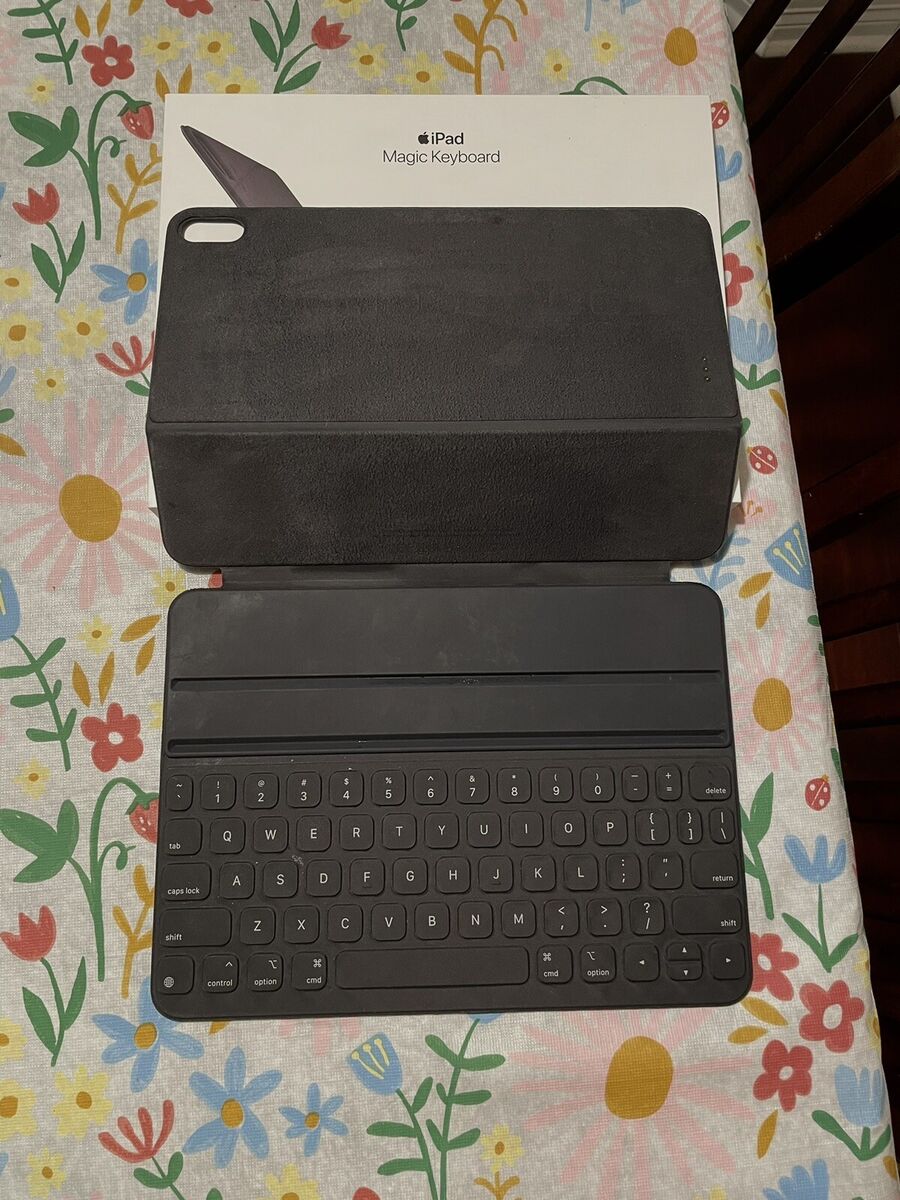 iPad Pro 2nd Gen 11 Magic Keyboard Black Good Condition In iPad Pro 2nd Gen 11 Magic Keyboard Black Good Condition In