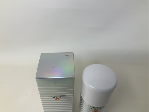 M.A.C Lightful C 2- IN -1 With Radiance Booster Serum ( Medium Plus) 25 Ml - Picture 2 of 4
