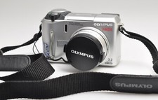 Olympus CAMEDIA C-740 Ultra Zoom 3.2MP Digital Camera
