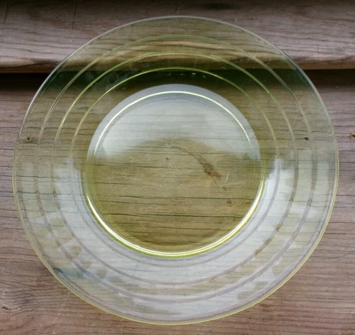 Vintage Hazel Atlas Moderntone Depression Uranium Yellow Glass Plate 7-3/8" SO29