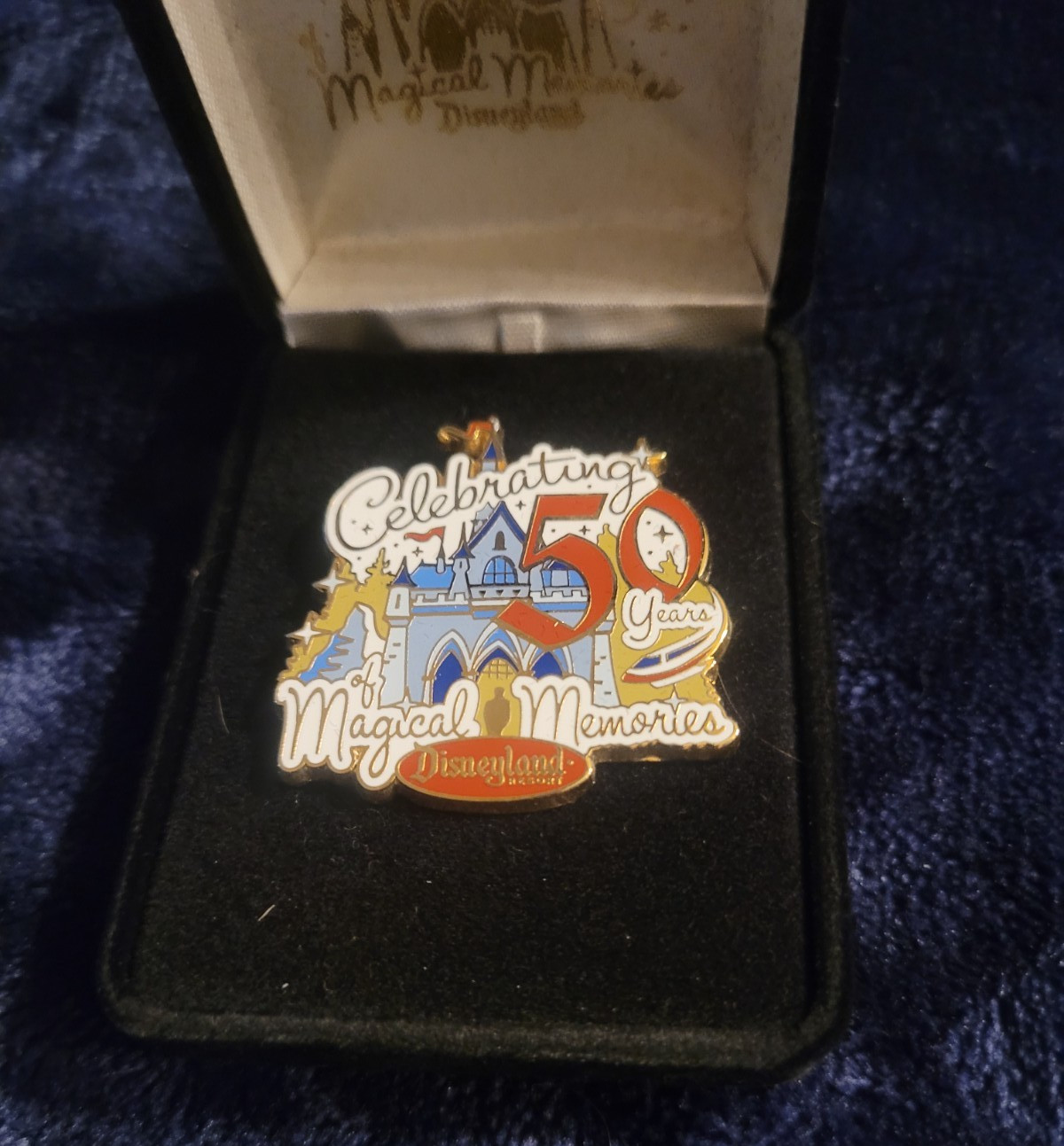 Disneyland 2005 50 Years of Magical Memories Logo Pin LE 1955 Boxed NIB