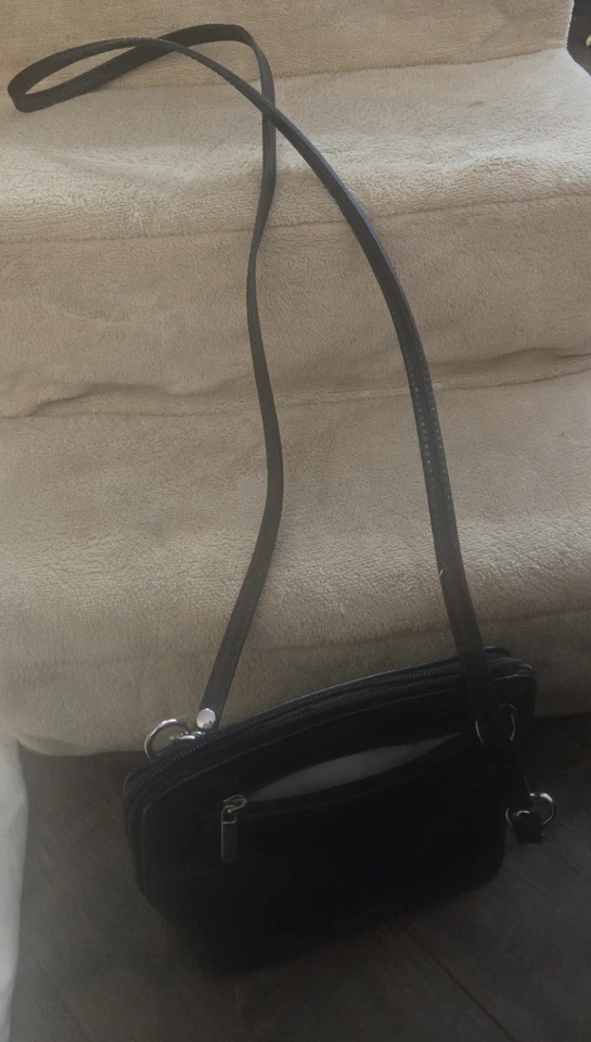 Bandolera pequeña de cuero negra Vera Pelle hecha en Italia Foto 3 de 4