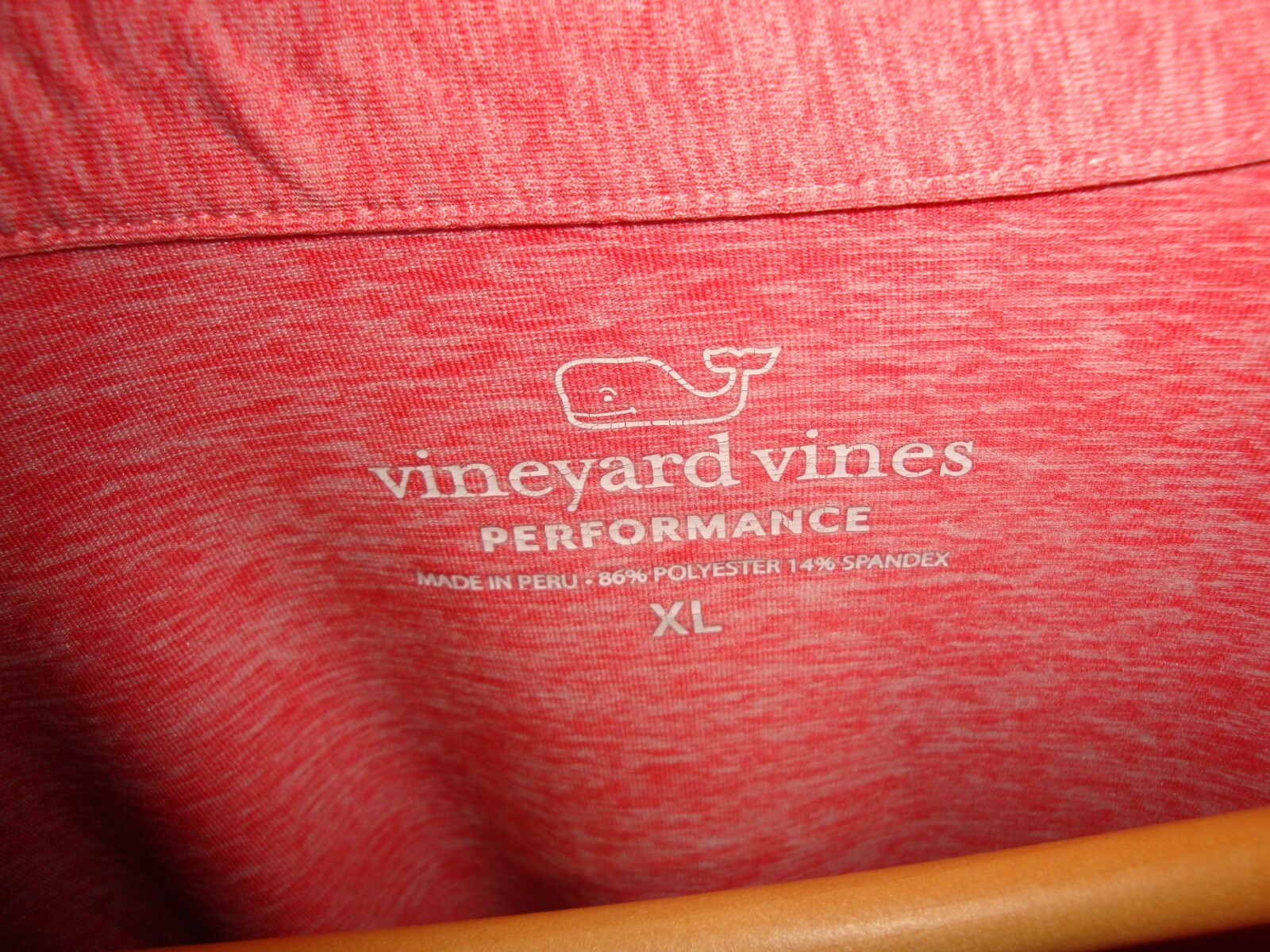 FAB VINEYARD VINES PERFORMANCE SOLID SALMON POLY/… - image 2