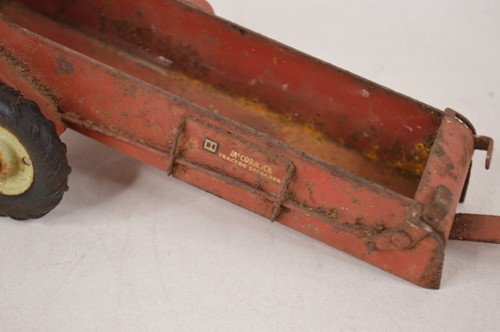 Vintage IH McCormick Deering Tru-Scale Eska Manure Spreader Red 1:16 - Picture 3 of 12