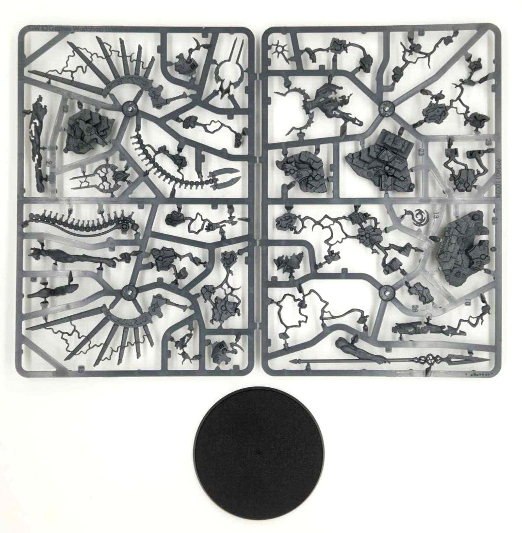 Raptus Ambiente Canoptek Reanimator Warhammer 40K - Necron Royal Court Indomitus, Miniatura Non Assemblata Canoptek Reanimator Necron Royal Court - Foto 5