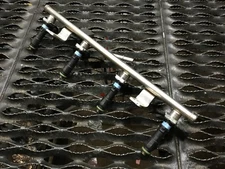 15 16 17 CHRYSLER 200 FUEL RAIL W/ INJECTOR OEM