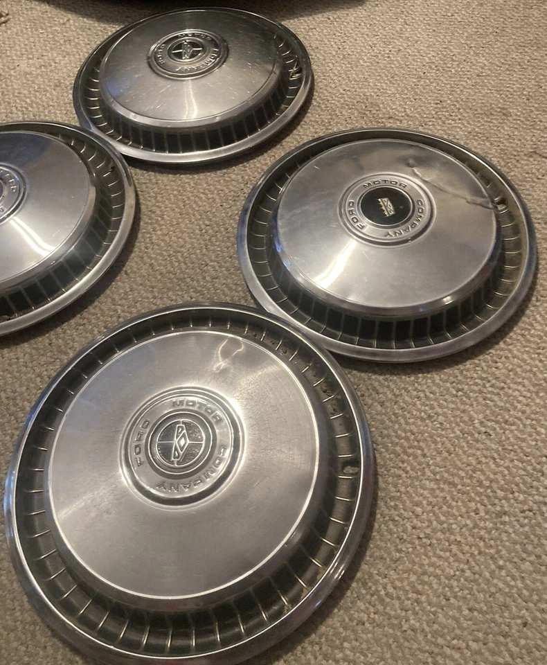 "Juego de 4 tapacubos Ford 1971-1989 15"" serie F-100 camión/furgoneta/coche usado" Foto 3 de 4