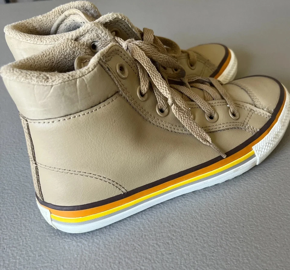 Tênis Converse Chuck Taylor All Star couro tamanho 3 júnior com cadarço - Imagem 3 de 4