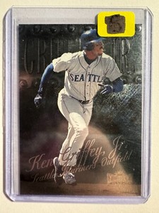 K264,751 - 1999 Metal Universe #95 Ken Griffey Jr.