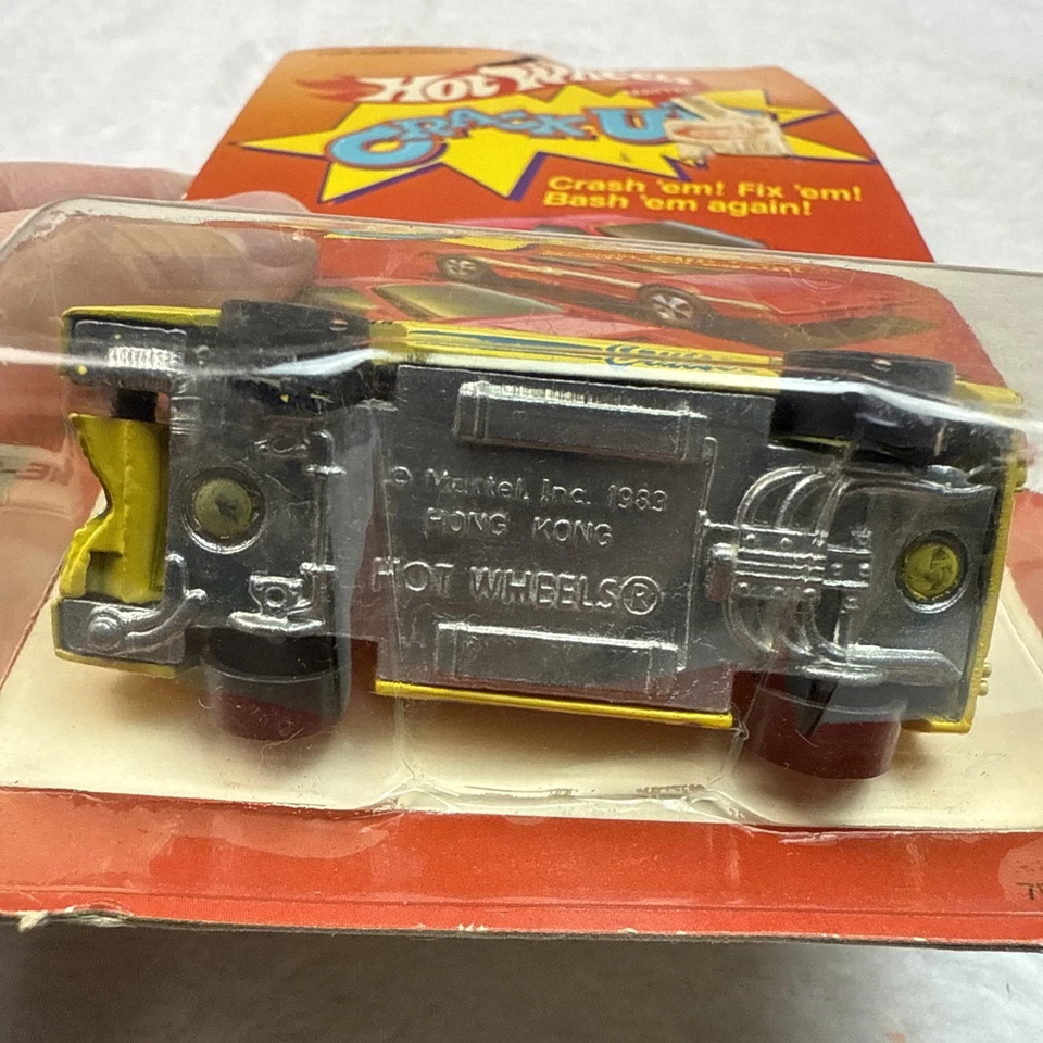 Vintage 1983 Hot Wheels Crack Ups Basher #7573 Yellow Cruiser MOC NEU Kartenschaden - Bild 3 von 4